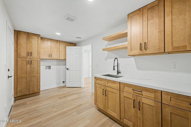 1426 E AMBERWOOD Drive, Phoenix, AZ 85048
