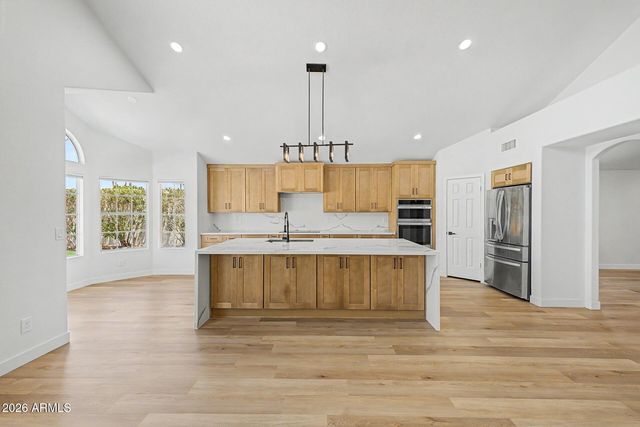 1426 E AMBERWOOD Drive, Phoenix, AZ 85048