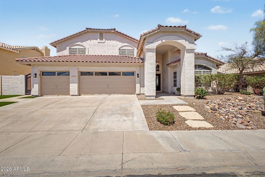 1426 E AMBERWOOD Drive, Phoenix, AZ 85048