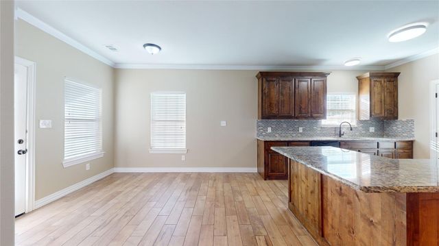 929 S Montgomery Street, Sherman, TX 75090