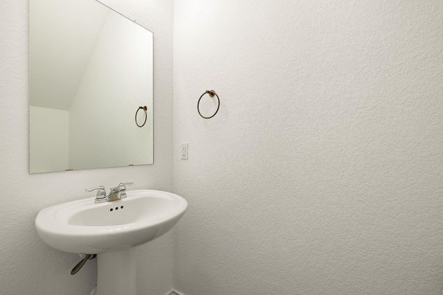 8002 Prairie Rye DR, Lago Vista, TX 78645