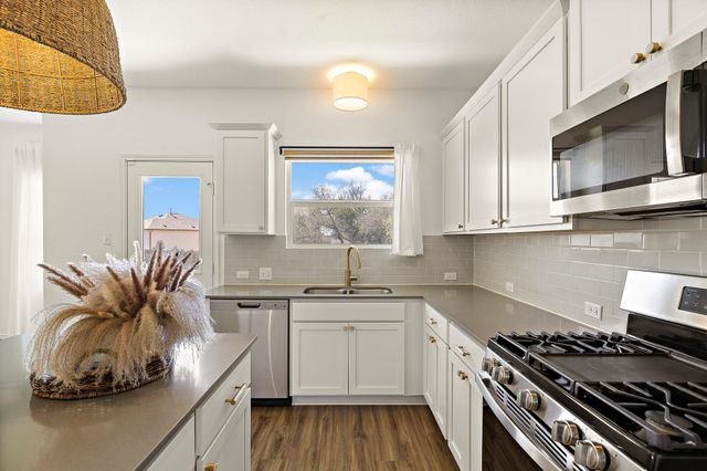 8002 Prairie Rye DR, Lago Vista, TX 78645