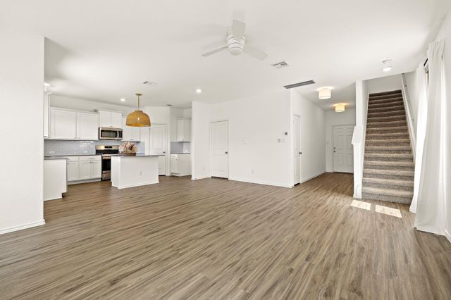 8002 Prairie Rye DR, Lago Vista, TX 78645