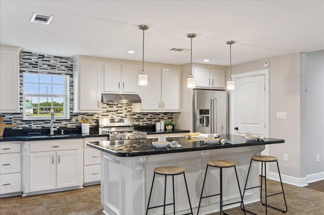 9203 Avenue G, Liverpool, TX 77577