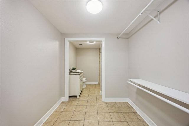 9203 Avenue G, Liverpool, TX 77577