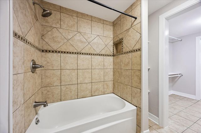 9203 Avenue G, Liverpool, TX 77577