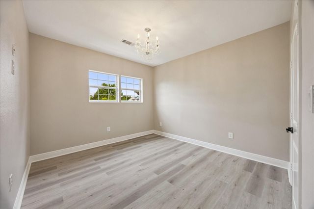 9203 Avenue G, Liverpool, TX 77577