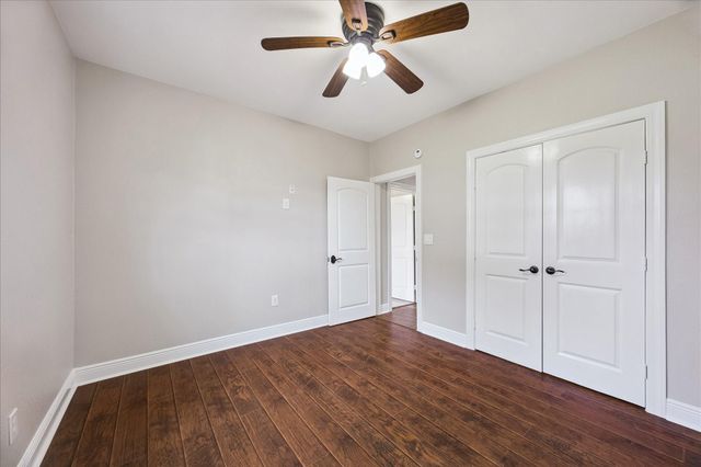 9203 Avenue G, Liverpool, TX 77577