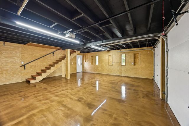 9203 Avenue G, Liverpool, TX 77577