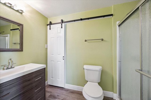 9203 Avenue G, Liverpool, TX 77577