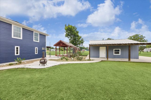 9203 Avenue G, Liverpool, TX 77577