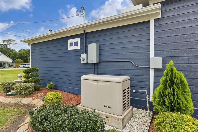 9203 Avenue G, Liverpool, TX 77577