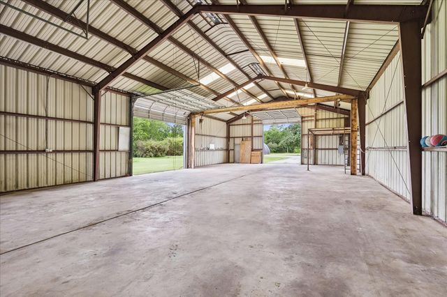 9203 Avenue G, Liverpool, TX 77577