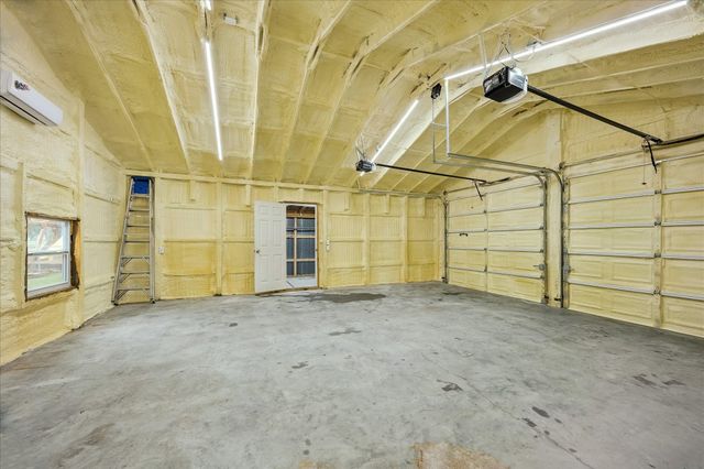 9203 Avenue G, Liverpool, TX 77577