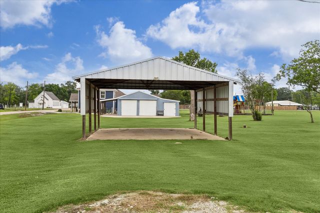 9203 Avenue G, Liverpool, TX 77577