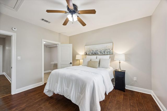 9203 Avenue G, Liverpool, TX 77577