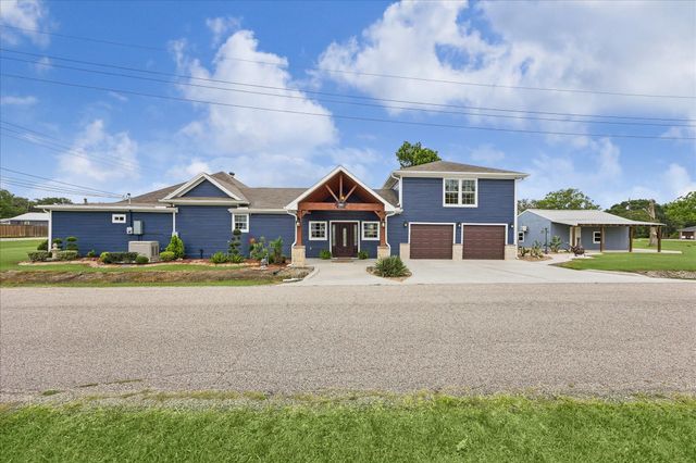 9203 Avenue G, Liverpool, TX 77577