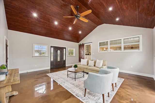 9203 Avenue G, Liverpool, TX 77577