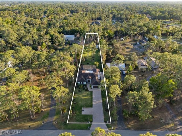 5858 Star Grass LN, Naples, FL 34116