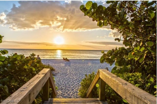 5858 Star Grass LN, Naples, FL 34116