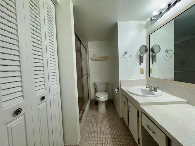 4053 Hythe C, Boca Raton, FL 33434