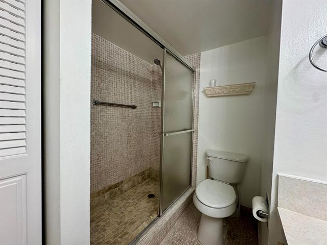 4053 Hythe C, Boca Raton, FL 33434