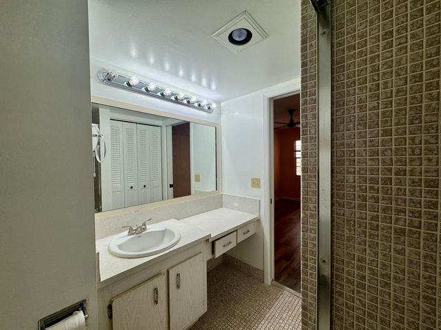 4053 Hythe C, Boca Raton, FL 33434