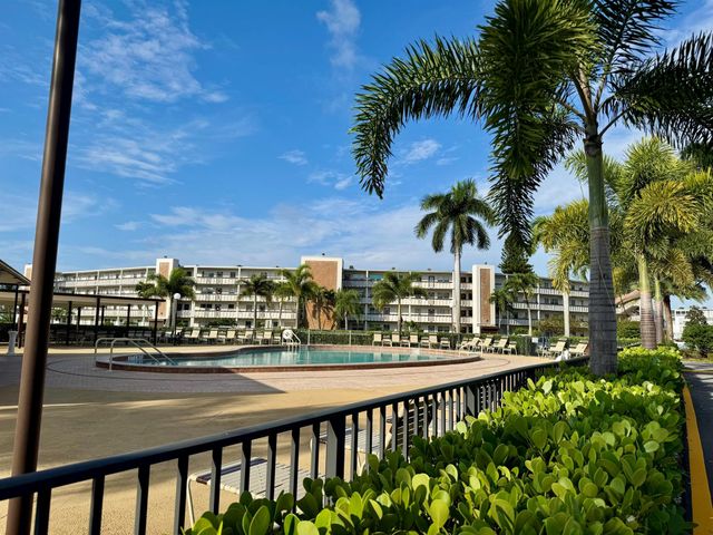 4053 Hythe C, Boca Raton, FL 33434