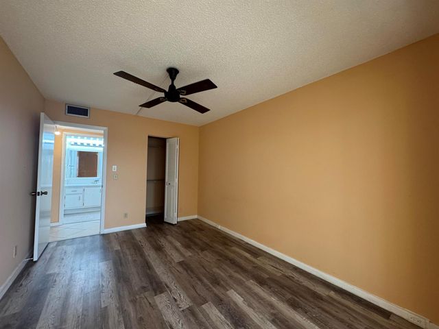 4053 Hythe C, Boca Raton, FL 33434