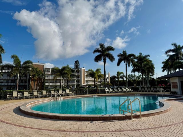 4053 Hythe C, Boca Raton, FL 33434