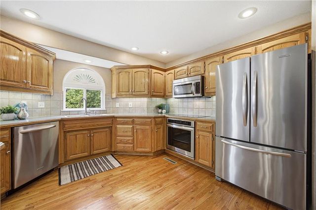 12204 Cherry Street, Kansas City, MO 64145