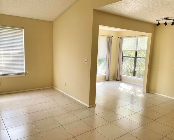 2301 N Congress Avenue 32, Boynton Beach, FL 33426