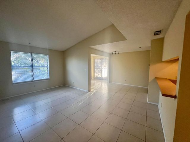 2301 N Congress Avenue 32, Boynton Beach, FL 33426