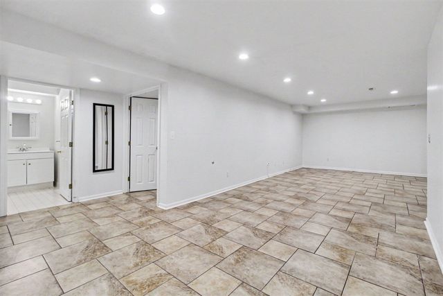 183 Kingsbrook Avenue 17, Ann Arbor, MI 48103