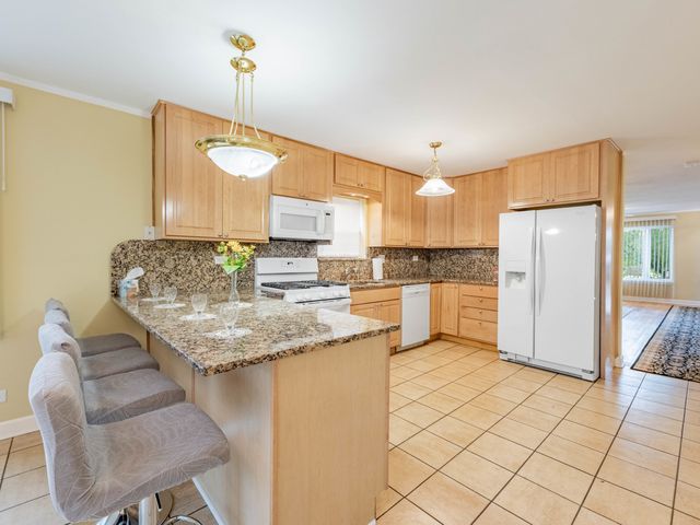 5242 W Ferdinand Street, Chicago, IL 60644