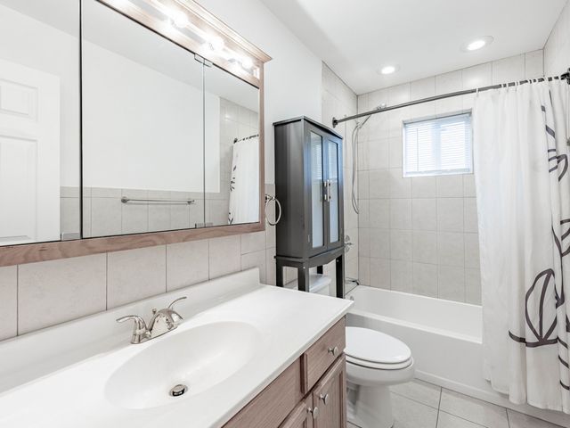 5242 W Ferdinand Street, Chicago, IL 60644