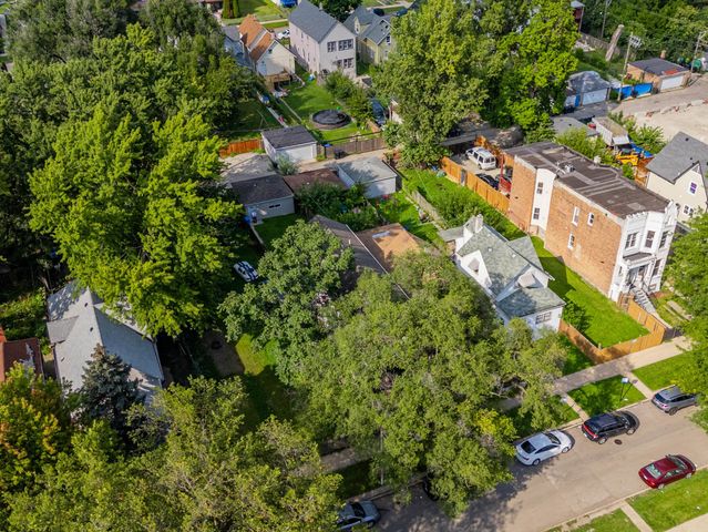 5242 W Ferdinand Street, Chicago, IL 60644