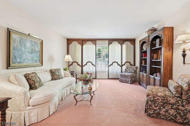 15 Highland Dr, Livingston Twp., NJ 07039