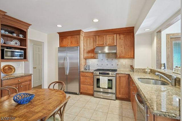 15 Highland Dr, Livingston Twp., NJ 07039