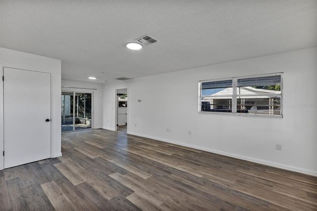 230 S SHORE DRIVE, Eagle Lake, FL 33839