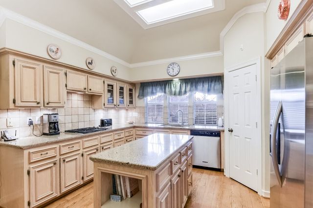 2223 Canyon Trail, Carrollton, TX 75007