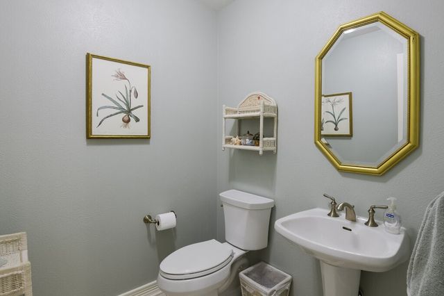 2223 Canyon Trail, Carrollton, TX 75007