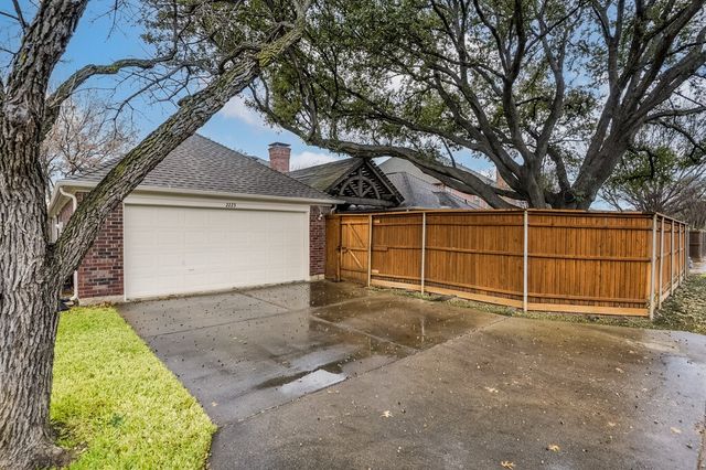 2223 Canyon Trail, Carrollton, TX 75007