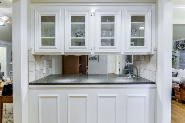 2223 Canyon Trail, Carrollton, TX 75007