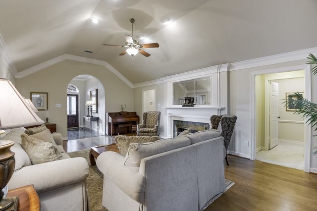 2223 Canyon Trail, Carrollton, TX 75007