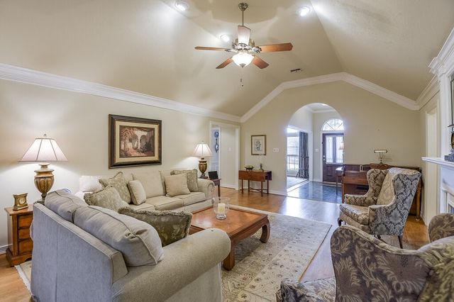 2223 Canyon Trail, Carrollton, TX 75007