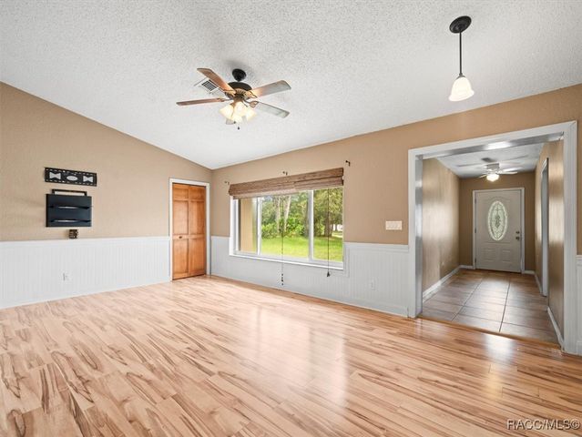 9227 Nightingale Road, Weeki Wachee, FL 34613
