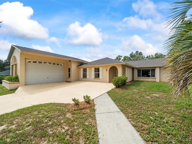 9227 Nightingale Road, Weeki Wachee, FL 34613