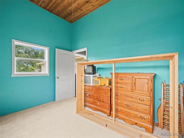 9227 Nightingale Road, Weeki Wachee, FL 34613