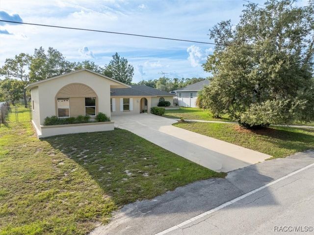 9227 Nightingale Road, Weeki Wachee, FL 34613